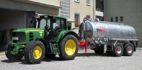 Traktor+Güllefass.jpg